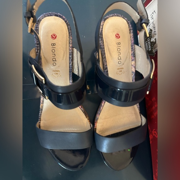 BLONDO Debi Leather Wooden Heel Oprn Toe Navy Sandals Silver Buckle Detail, Box - Picture 5 of 10